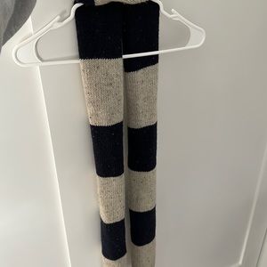 Tommy Hilfiger Navy and Beige Lambswool scarf